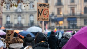 Frankfurt verbietet Corona-Protest