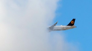 Flugverkehr bleibt hinter Klimazielen zurück