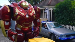 Iron Man bringt den Müll raus