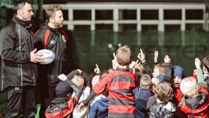 Auch die Kinder riskieren ihre Lippe