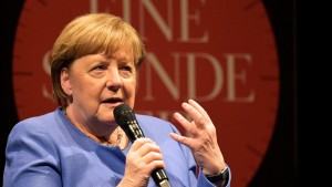 Angela Merkel, die Kronzeugin der Anklage