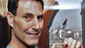 Uri Geller gibt endlich das Kadabra-Pokémon frei