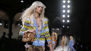 Italiens Modemarke Versace weckt Begierden