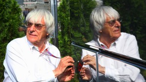 Ecclestone bleibt Steuermann