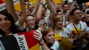 Merkel kann weiter regieren, SPD geht in Opposition