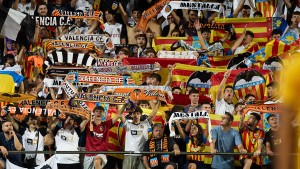 Fußball-Fans in Singapur festgesetzt