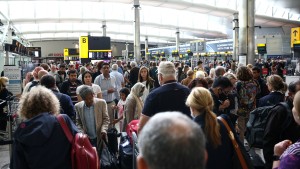 Heathrow begrenzt tägliche Passagierzahl auf 100.000