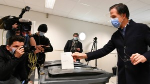 Partei von Premier Rutte gewinnt Wahl in den Niederlanden