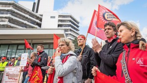 Proteste gegen Stellenabbau bei Continental