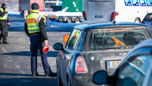 Strenge Kontrollen an Grenzen zu Tirol und Tschechien