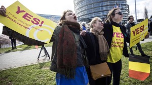 „Sieg für die Demokratie“ oder „schwarzer Tag für Netzfreiheit“?