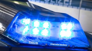 Betrunkener fährt in Menschengruppe in Rheinland-Pfalz