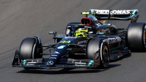 Hamilton entreißt Verstappen die Pole Position