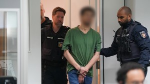 Lebenslange Haft für tödliche Messerattacke in Zug bei Brokstedt