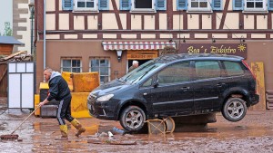 Teure Flut trifft auf klamme Kassen