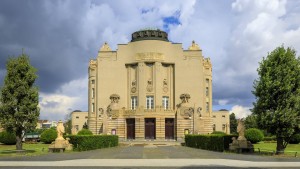 Soll das Theater wirklich eine moralische Anstalt sein?