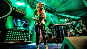 Candy Dulfer erweist Prince die Ehre