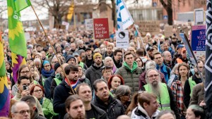 Auch die schwarze Hexe will „AfD wegfegen“