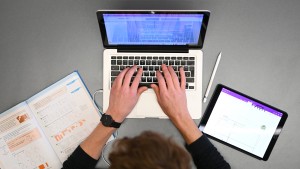 Laptops für Lehrer kommen spät