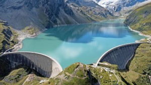 Blauer Akku in den Alpen