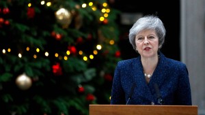 Theresa May will sich gegen Misstrauensvotum wehren