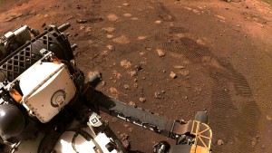 Mars-Rover Perseverance macht erste Testfahrt auf Rotem Planeten