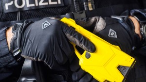 Gewerkschaft der Polizei fordert mehr Taser