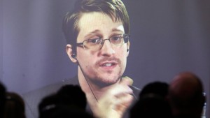 Wie Edward Snowden von Moskau aus Kasse macht 