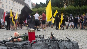 „Antifaschisten“ greifen in Wien Polizisten an