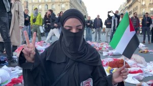 Tausende protestieren in Paris gegen Luftangriff auf Rafah