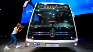 Hier kommt Daimlers Elektrobus