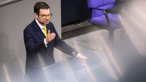 Buschmann: Kampf gegen Extremismus ist politische Aufgabe