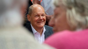 Scholz nennt Laschets Steuerpläne unfinanzierbar und unmoralisch