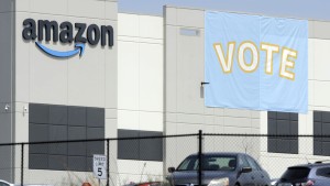 Richter ordnet bei Amazon dritten Anlauf zu Gewerkschaftswahl an