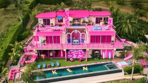 Das Barbie-Haus zieht Prominente an