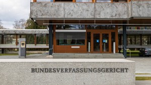 Verfassungsgericht weist weitere Eilanträge gegen Corona-Notbremse ab