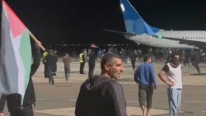 Antisemiten stürmen Flughafen in Dagestan