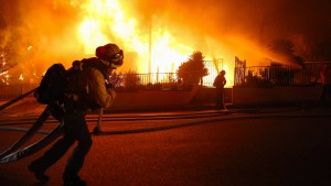 Tausende fliehen vor Waldbränden in Kalifornien