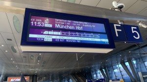 Zurücktreten – nicht nur von der Bahnsteigkante