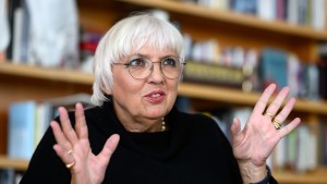 Das sollte Claudia Roth jetzt lesen