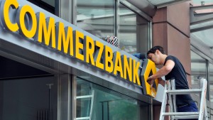 Commerzbank-Gewinn bricht ein