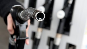 Diesel kostet im Durchschnitt mehr als 2,30 Euro je Liter