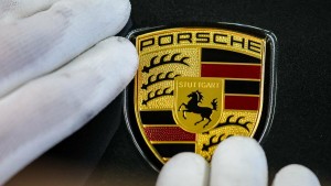 Porsche startet mit Umsatz- und Gewinneinbruch ins Jahr