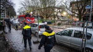 Rettungskräfte suchen in den Trümmern weiter nach Vermissten