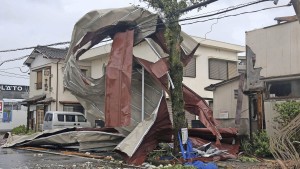 Tote und viele Verletzte bei Wirbelsturm in Japan