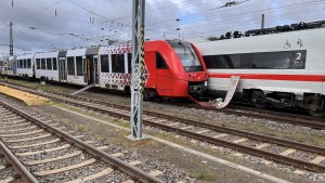 Zwei Züge am Hauptbahnhof Worms zusammengestoßen