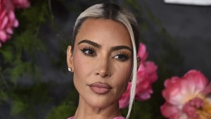 Kim Kardashian ersteigert von Prinzessin Diana getragenes Schmuckstück