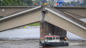 Abrissarbeiten an Carolabrücke vorerst beendet