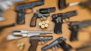 Haben Polizisten einen Revolver unterschlagen und verkauft?