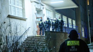 Entwarnung nach Polizeieinsatz an Grundschule in Berlin